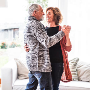 pareja-senior-bailando